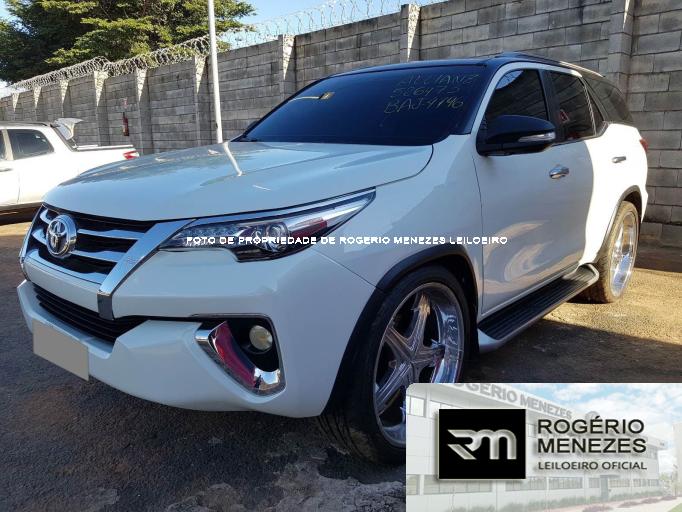 TOYOTA HILUX SW4 16/16