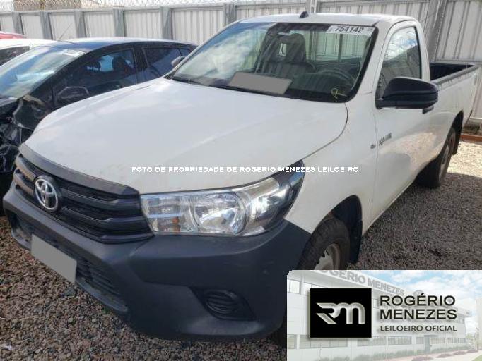 TOYOTA HILUX CS 18/18