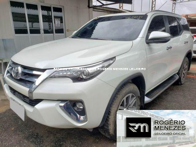 TOYOTA HILUX SW4 19/19